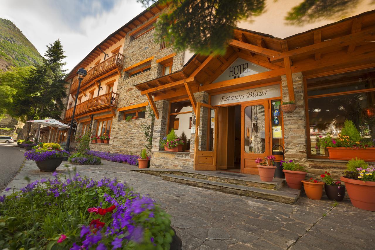 Hotel Estanys Blaus Tavascán Exterior foto